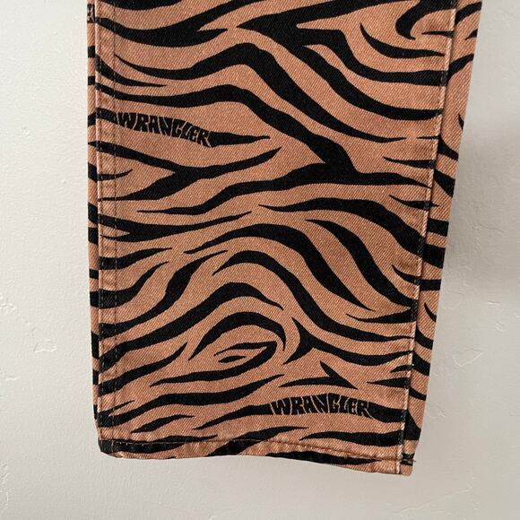Wrangler High Rise Wild West Purr Animal Print 603 Straight Jeans Tan 27x28 NWT - Picture 14 of 15